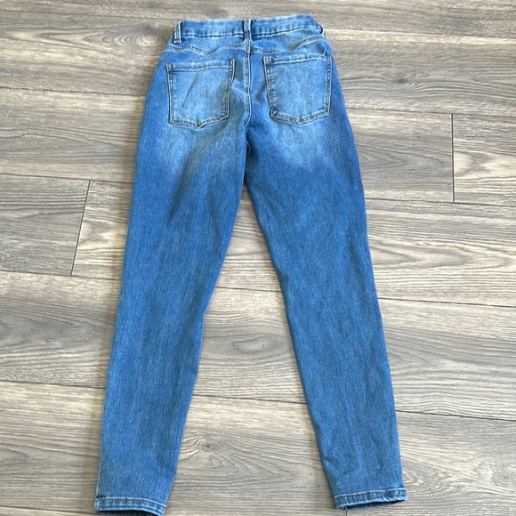 No Boundaries Blue High Rise Jeans Classic Fit - Picture 5 of 8